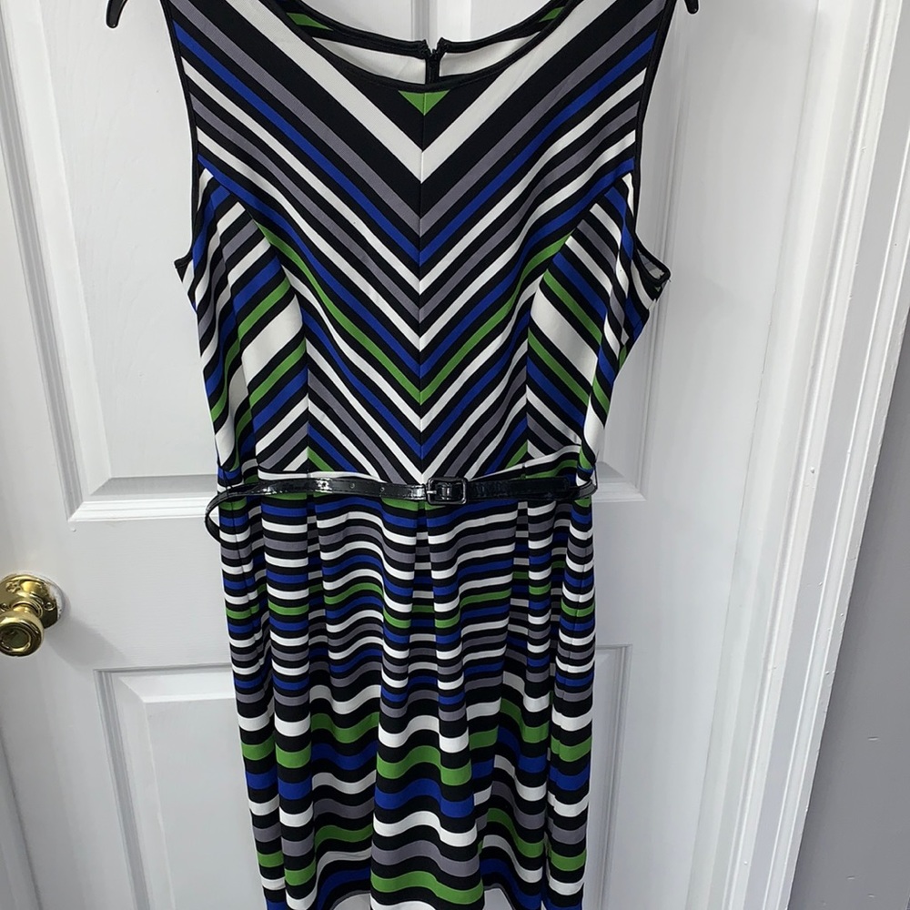 Beautiful pleated dress excellent condition Sz 12